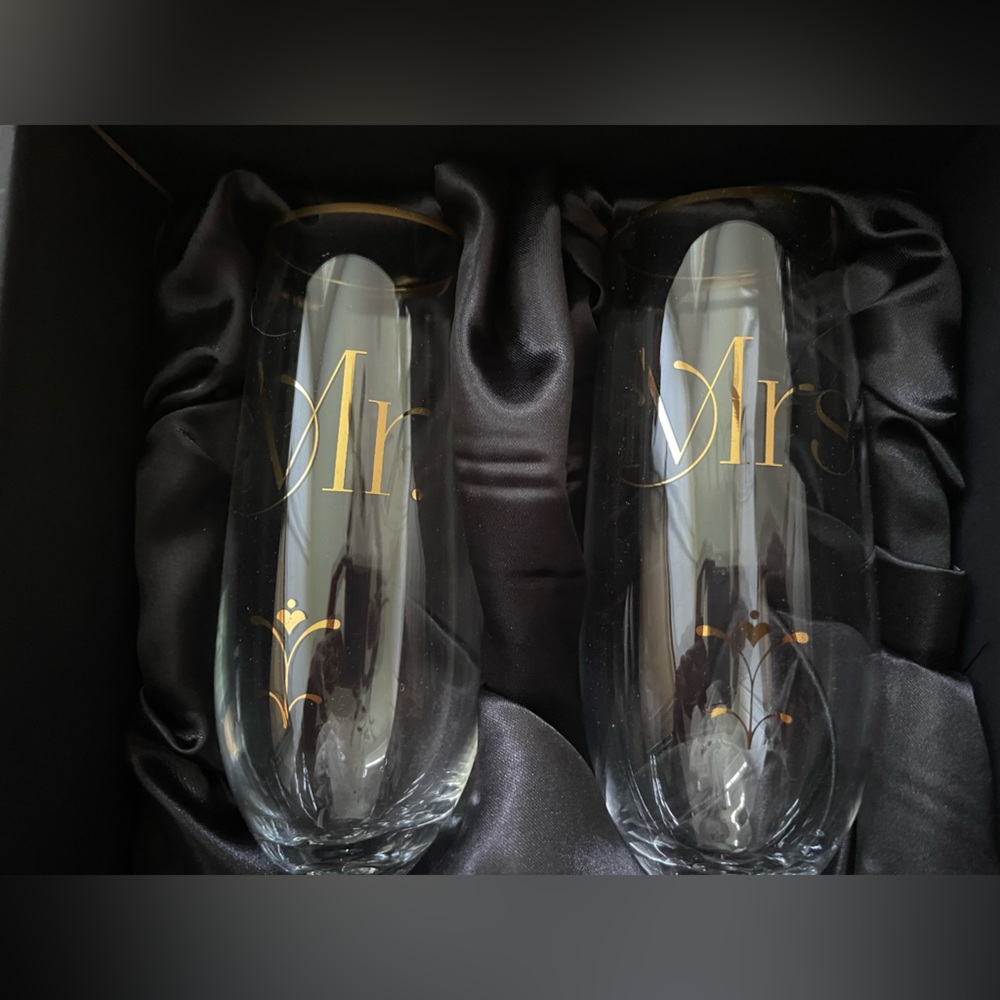 Mr & Mrs Champagne Glasses